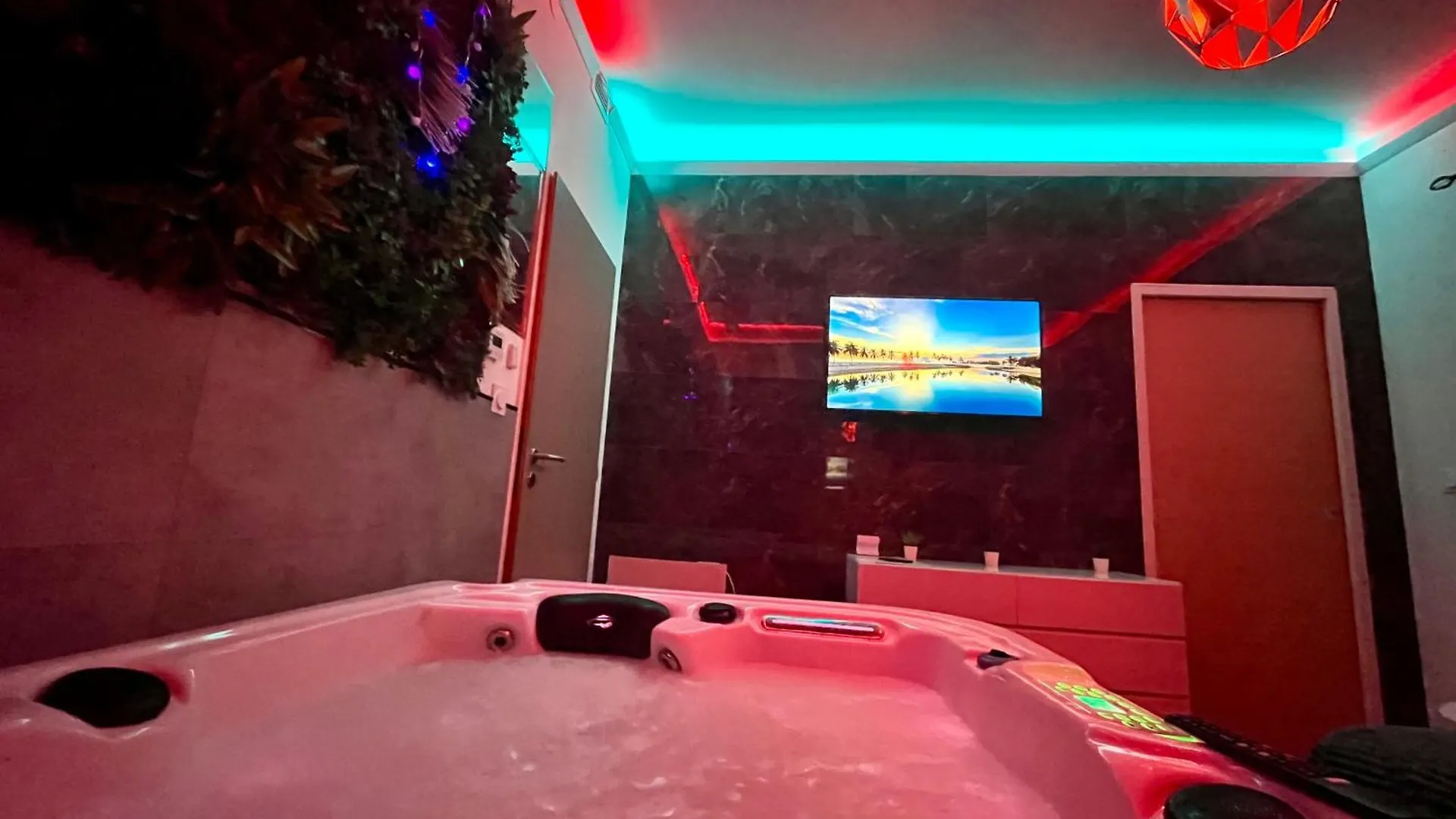 Love Room Avec Jacuzzi Interieur Proche Blagnac Aussonne
